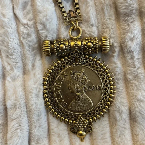 Elegant Dylan Lex GILDED LOLA Necklace - Picture 10 of 10